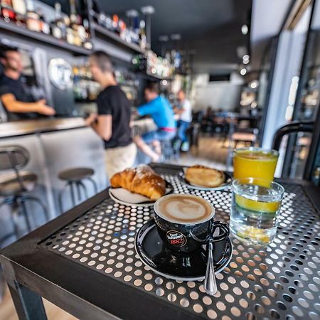Spritz Bed & Breakfast 콰르투 산텔레나 외부 사진